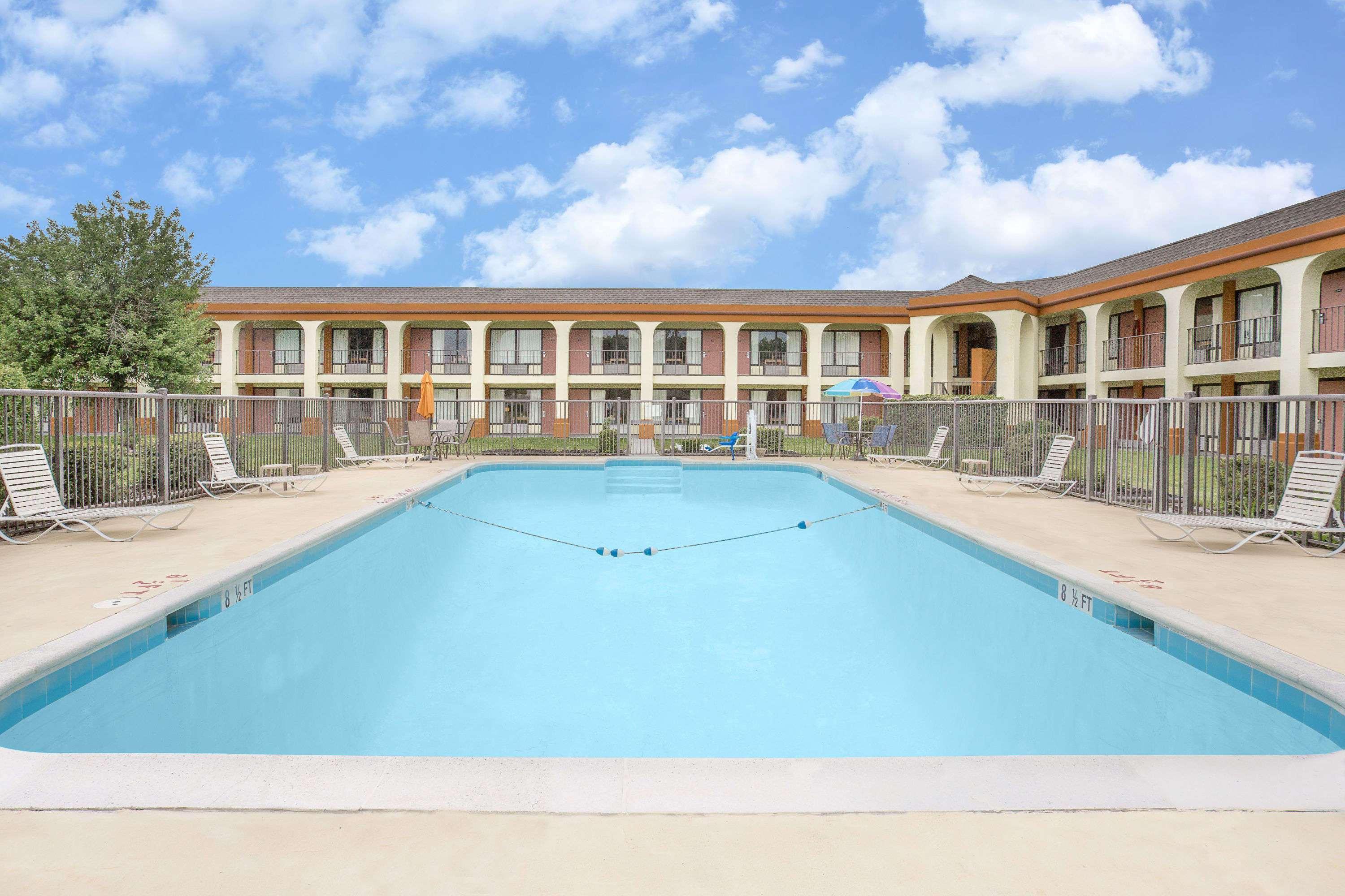 Motel Days By Wyndham Kings Dominion Area 2*